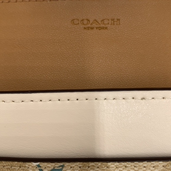 COACH Gemma Clutch Crossbody In Signature Canvas With Daisy Print - Picture 15 of 16